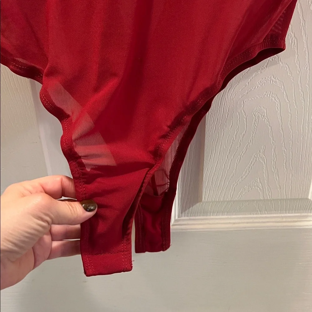 NWT Lulu's Deep Red Lace Bodysuit - Picture 4 of 10